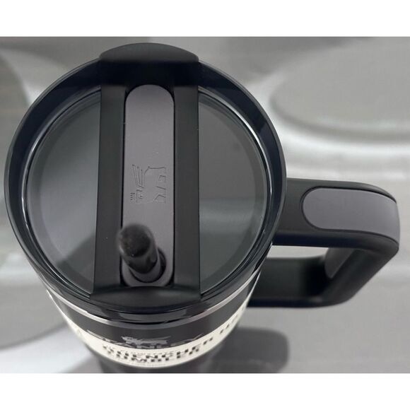 Stanley Quencher H2.0 Flowstate 30oz Tumbler- BLACK GLOW - Picture 4 of 5